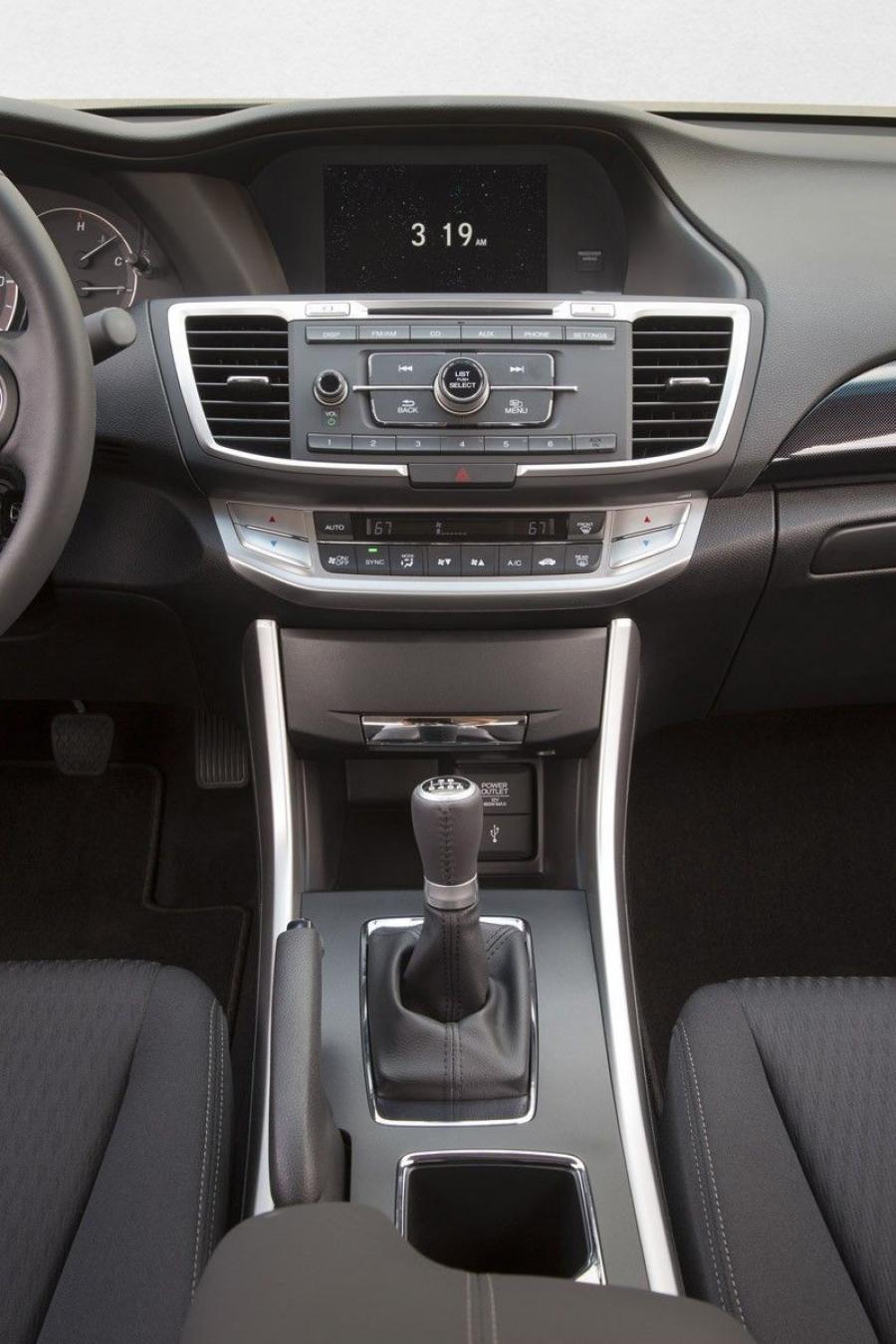  Honda Accord Sport Sedan 2013 года  (фото 46 из 147)